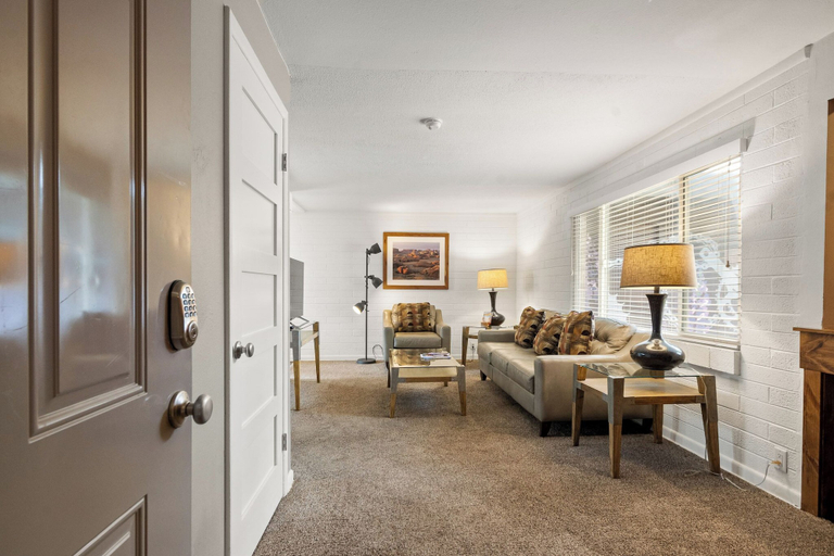 Living area 2, Purple Sage Flats, Grand