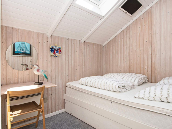 Bedroom 2, person holiday home in Romo-By Traum, Tønder