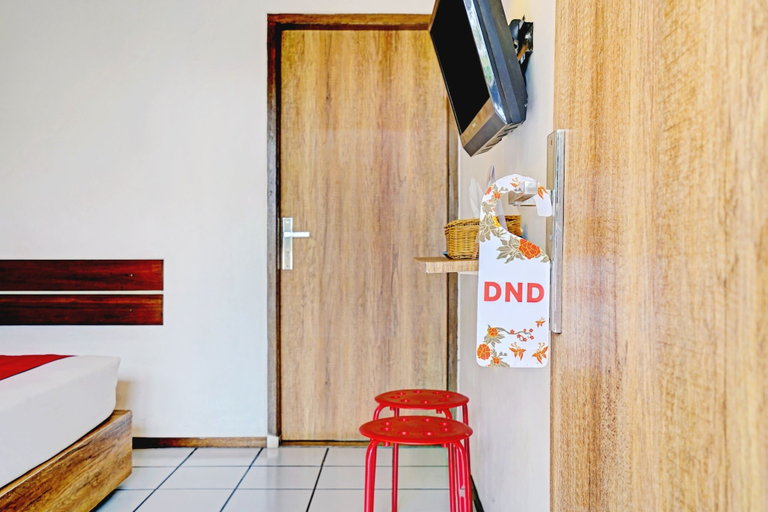 Room 4, Hotel O Guest House Cigadung 9a, Bandung