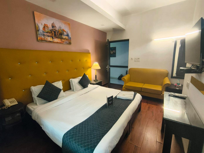 Bedroom 2, Niksen Hotels at Saket , Delhi