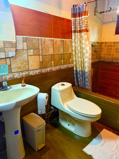 Bathroom, Bambito´s Cafe & Hostel, Bugaba