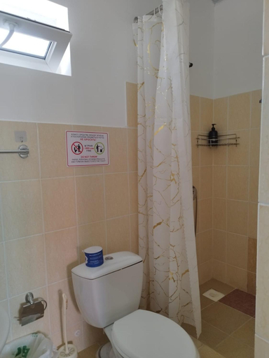 Bathroom, Осеннии Иссык Куль, Ysyk-Köl