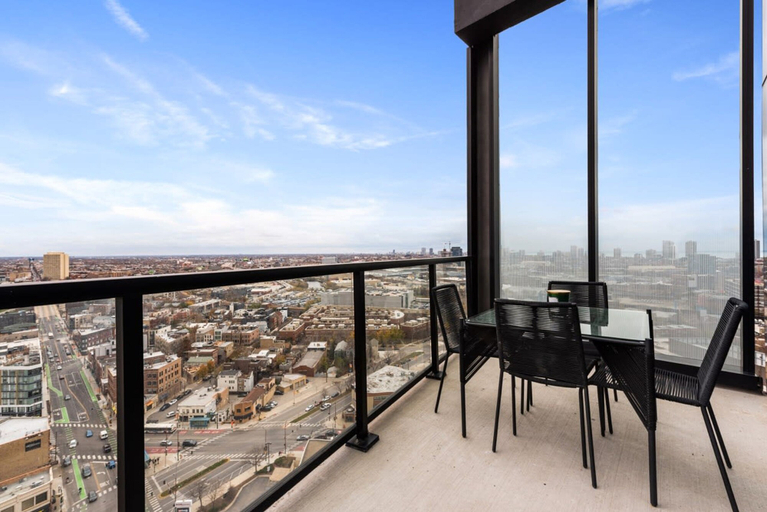 Room 5, Luxury Penthouse 3BR Prime Location, Cook