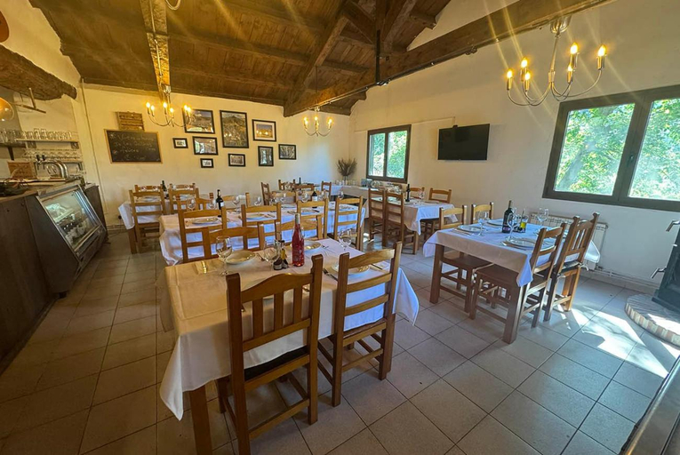 Food & Drinks 2, Albergue La Escuela de Liri, Huesca