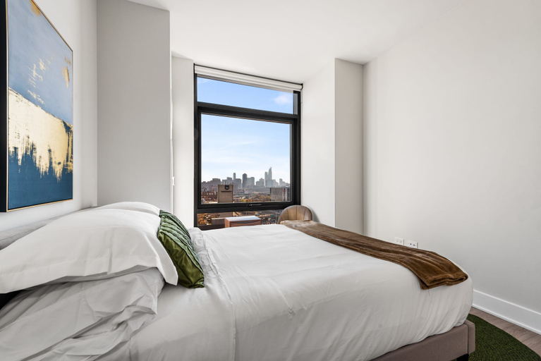 Room 4, West Loop Oasis Walk to Dining Private Balcony, Cook
