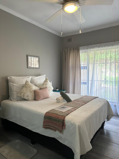 Bedroom 2, BlueHive Guesthouse, Ugu