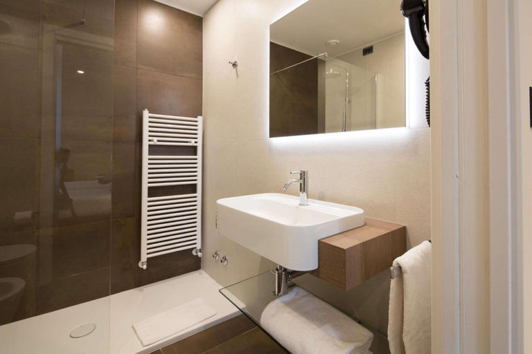 Bathroom 5, Hotel Centauro, Venezia
