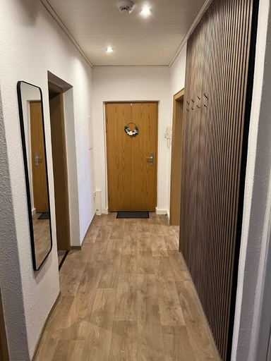 2, Charming 3-Room Apartment in Hoyerswerda, Lusatian Lake District, Bautzen