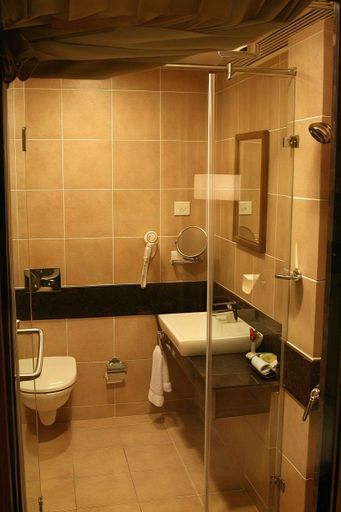 Bathroom 5, Sterling Yercaud, Salem