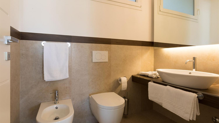 Bathroom 4, VILLA MANDARA 8&2, Emma Villas, Rimini