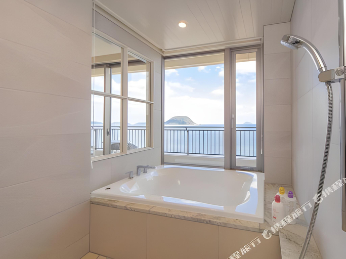Bathroom 4, Karatsu Seaside Hotel, Karatsu