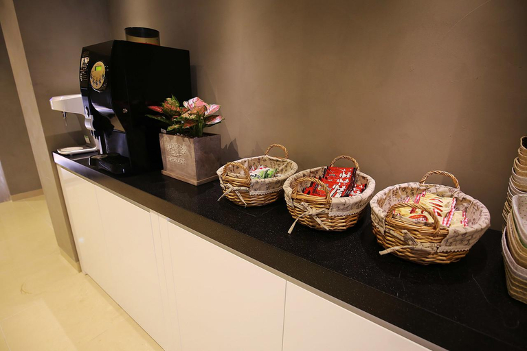 Food & Drinks 5, Asan Hotel Cube, Asan