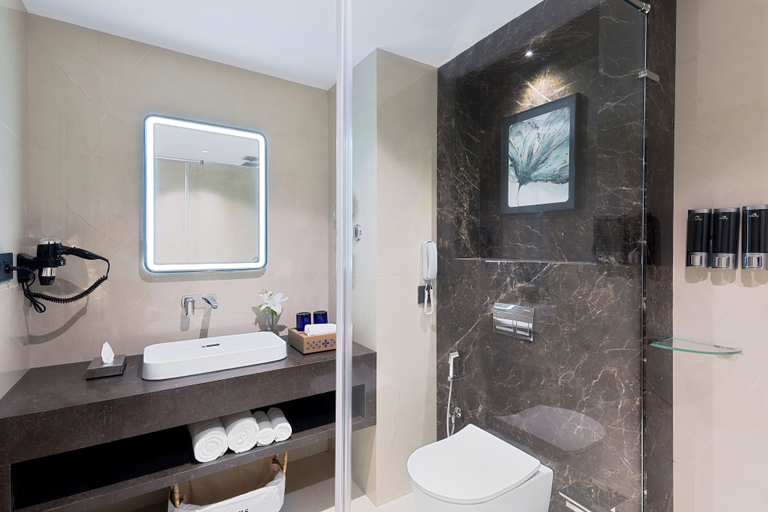 Bathroom 2, Fortune Airport Road Kochi - Member ITC hotels' group, Ernakulam