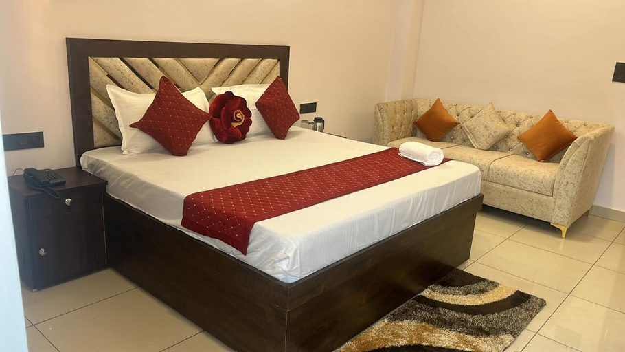 Room 3, Hotel Green India Residency, Bulandshahr