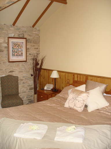 Room 2, The Catherine Wheel, Gloucestershire