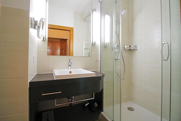 Bathroom 5, HENRI Hotel Garmisch-Partenkirchen, Garmisch-Partenkirchen