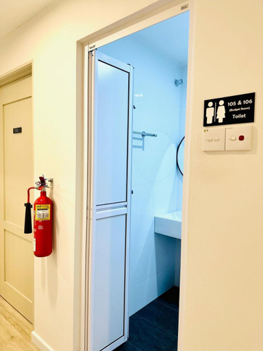 Bathroom 3, Cozii Home Marang, Marang