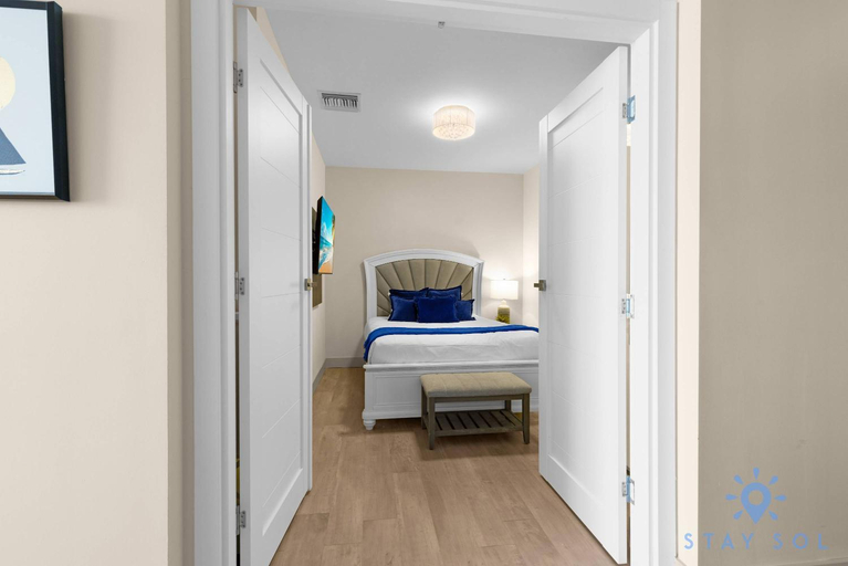 Bedroom 3, Rooftop Pool - Balcony - Hollywood Beach Boardwalk, Broward