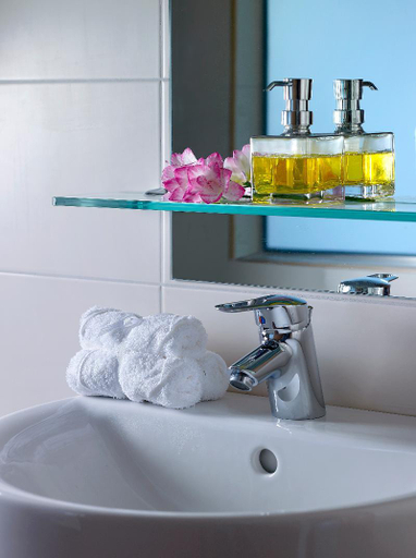 Bathroom 4, Mistral Bay, Crete