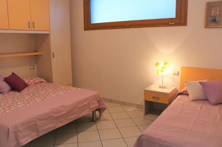 Bedroom 2, Cozy apartment with swimming pools, Venezia