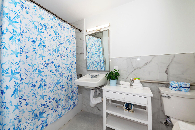 Bathroom 4, Collins Beach Apartments, Miami-Dade