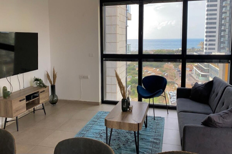 Living area 5, Luxury APT Tower Spectacular Sea View