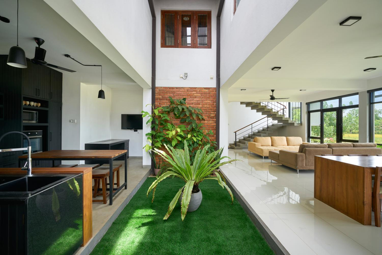 Others 4, Polaris- Kurunegala, Mallawapitiya