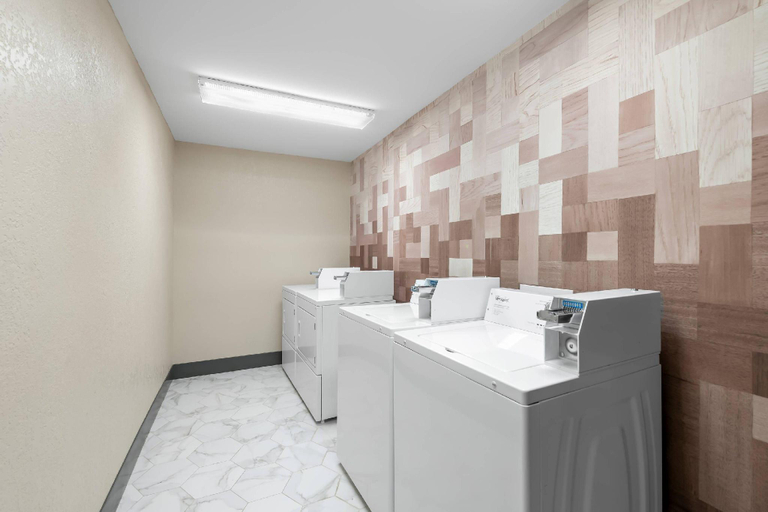 Bathroom 5, Clarion Pointe Shreveport West, Caddo