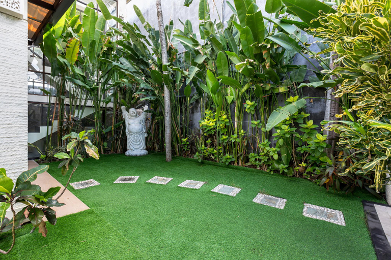 Garden 2, Saga Villas Legacy - Chic & Spacious Two Bedroom in excellent location, Badung