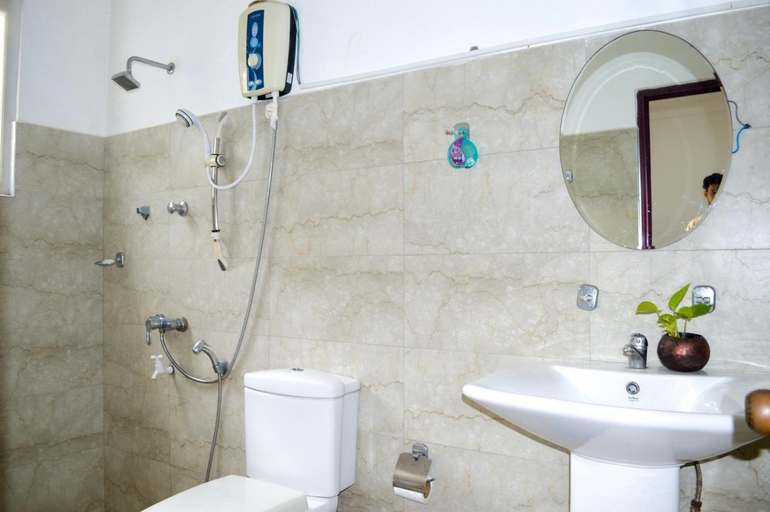 Bathroom 3, Water Nest Hotel, Beruwala