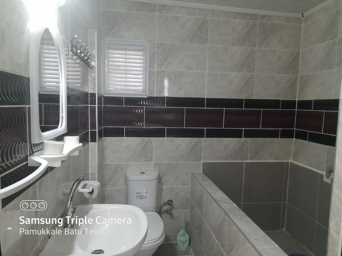 Bathroom, Pamukkale Batu Termal, Akköy