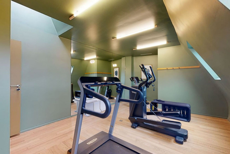 Others 3, Delightful 1-bed Studio w Shared Co-working Space, Paris