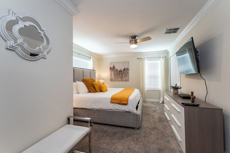Room 4, Enchanted 5BR Townhome Disney Fun Awaits, Osceola