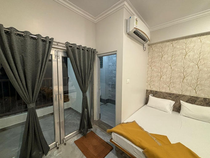 Bedroom 4, Hotel Grand Vrundavan , Solapur