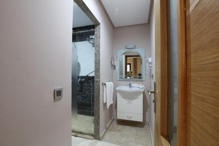 Bathroom 5, Silver Suites Hotel & Spa, Casablanca