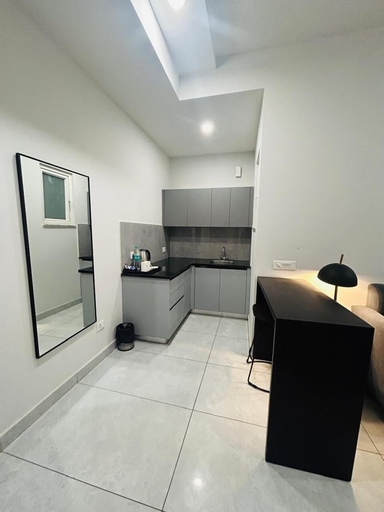 Room 5, Royal Studio Golf Course Road, Gurgaon