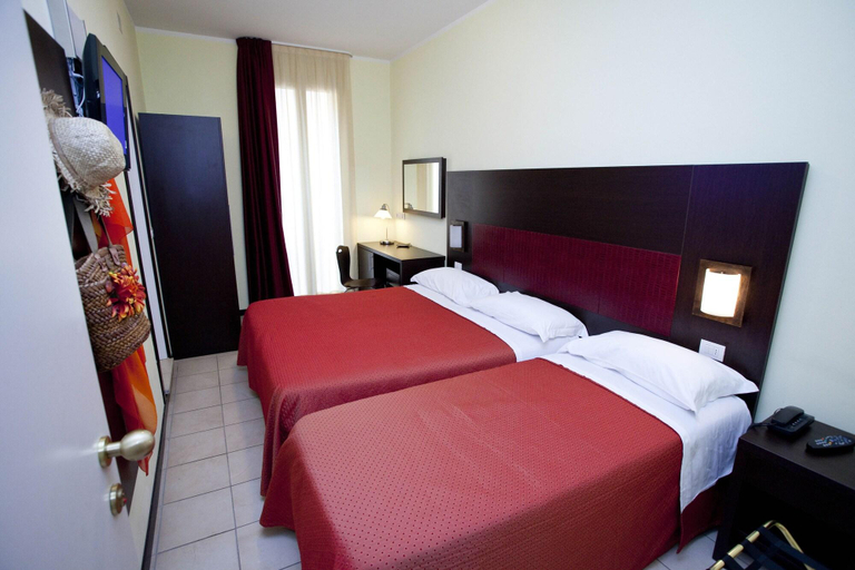 Bedroom 3, Hotel Alibi, Rimini