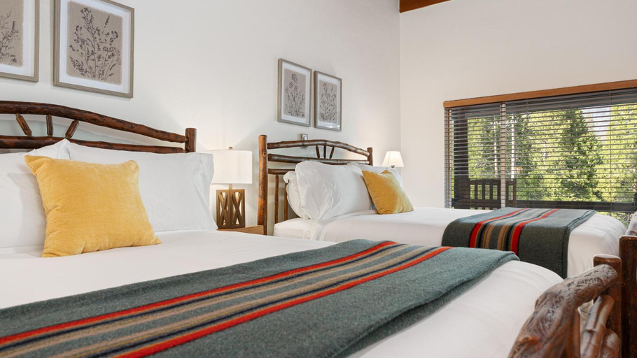 Bedroom 3, Suite Meadow @CN Lodge# 7, Tulare