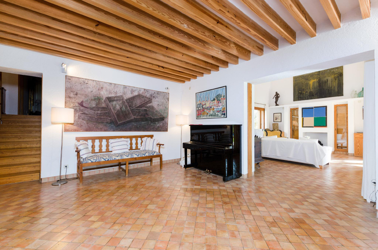 Others 5, VILLA SON FLORIANA, Baleares