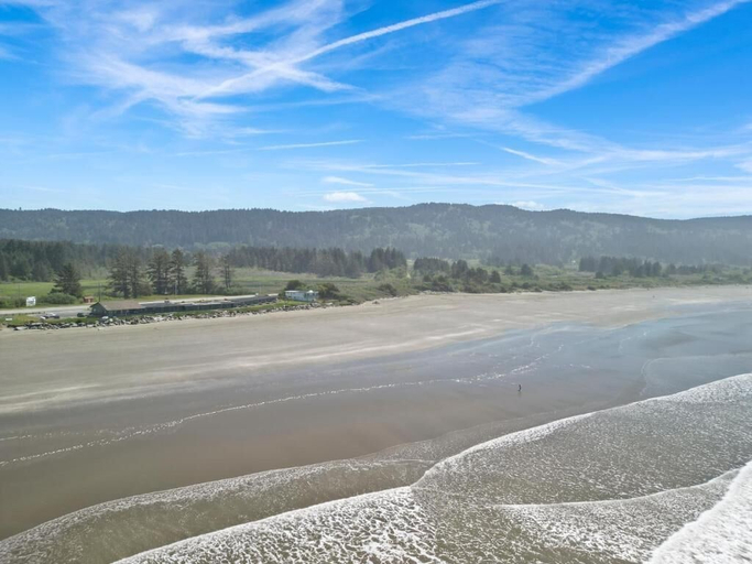 Land view from property 4, Crescent Beach Motel, Del Norte