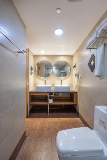 Bathroom 3, Weston Suites & Hotel, Distrito Nacional