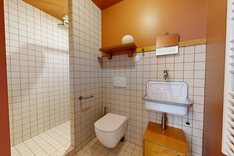 Room 3, Altido Pleasant 1-bed Flat w Shared Courtyard, Paris