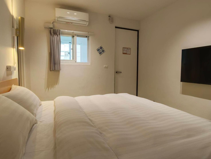Bedroom 2, Mansion 122, Chiayi City