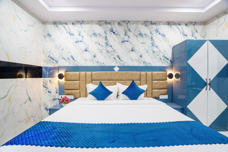 Room 5, Hotel Sunrise, Ranga Reddy