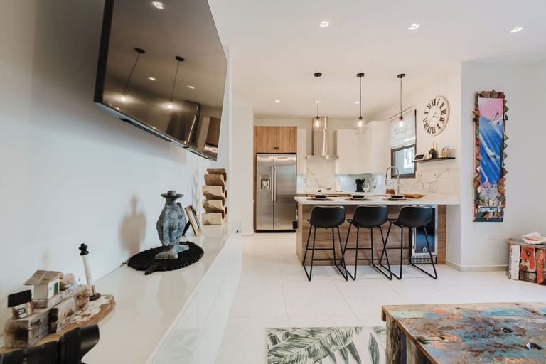 Living area 5, Wariruri Condos by SunStays