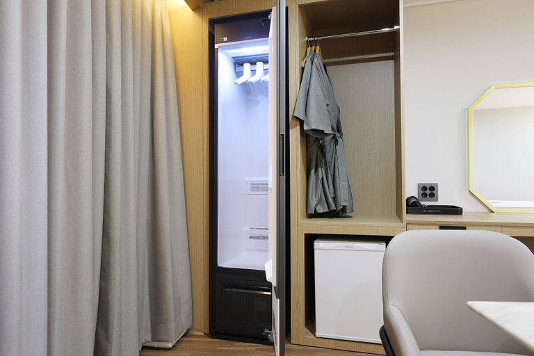 Room 2, HotelHound Jeonju Junghwasan, Jeonju