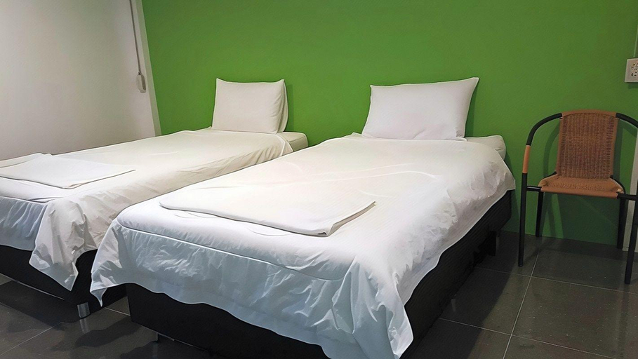 Bedroom 3, Varinda Hostel, Khlong Toey