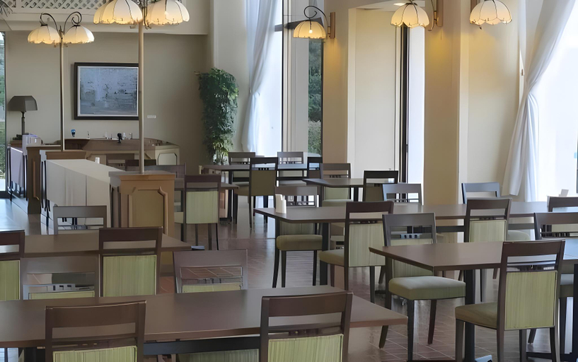 Food & Drinks 5, Wisterian Life Club Toba, Toba