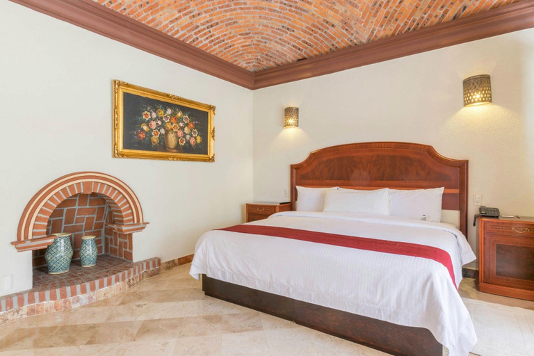 Bedroom 3, Imperio De Los Angeles, Allende