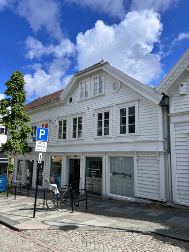 Primary image